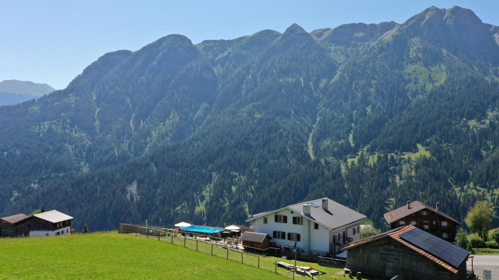 Gasthaus Alpina Tschappina Eksteriør billede