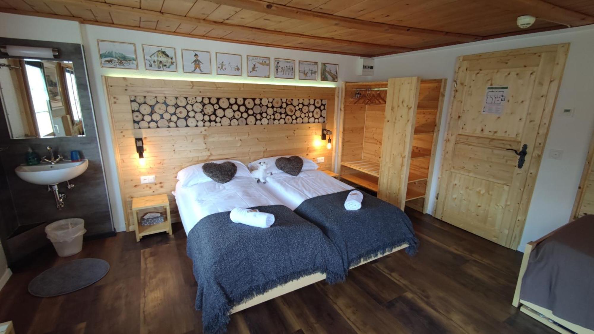 Gasthaus Alpina Tschappina Eksteriør billede